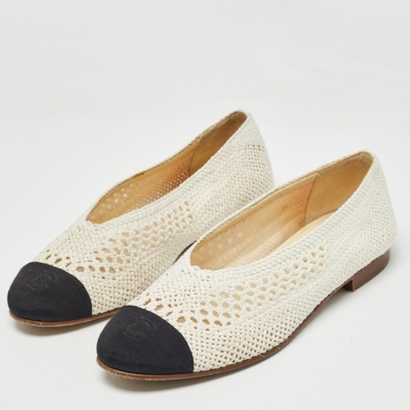 CHANEL Woven Raffia Two Tone Ballerina Flats Size 38.5 - Picture 1 of 9